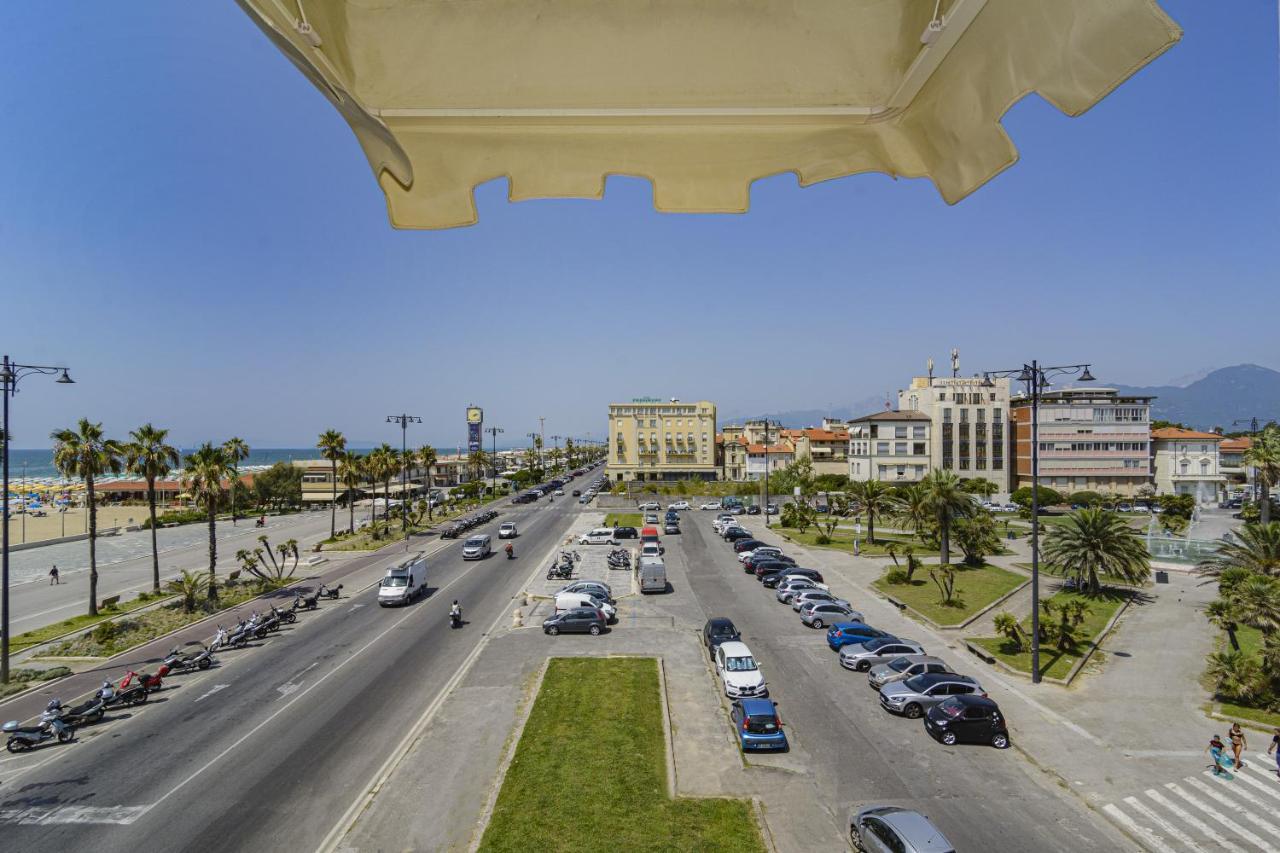 Hotel La Pace Viareggio Exteriör bild