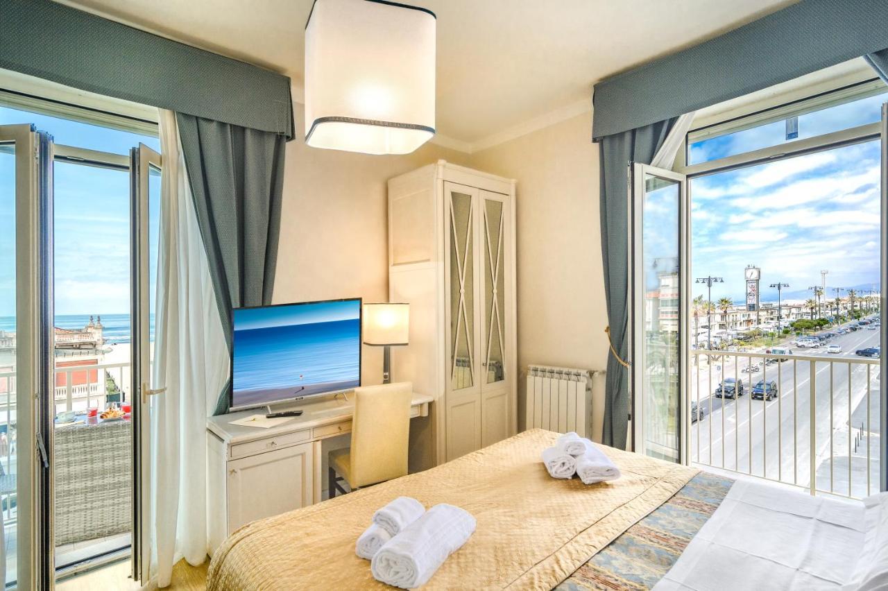 Hotel La Pace Viareggio Exteriör bild